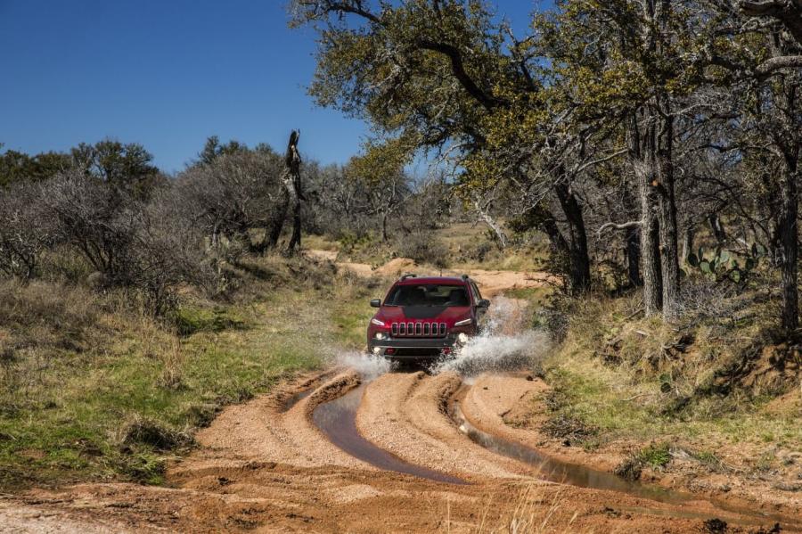  Jeep Cherokee 2014 года  (фото 27 из 88)